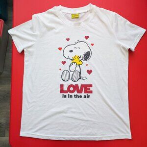 Peanuts Love is in the air T-shirt white graphic design women's size L
